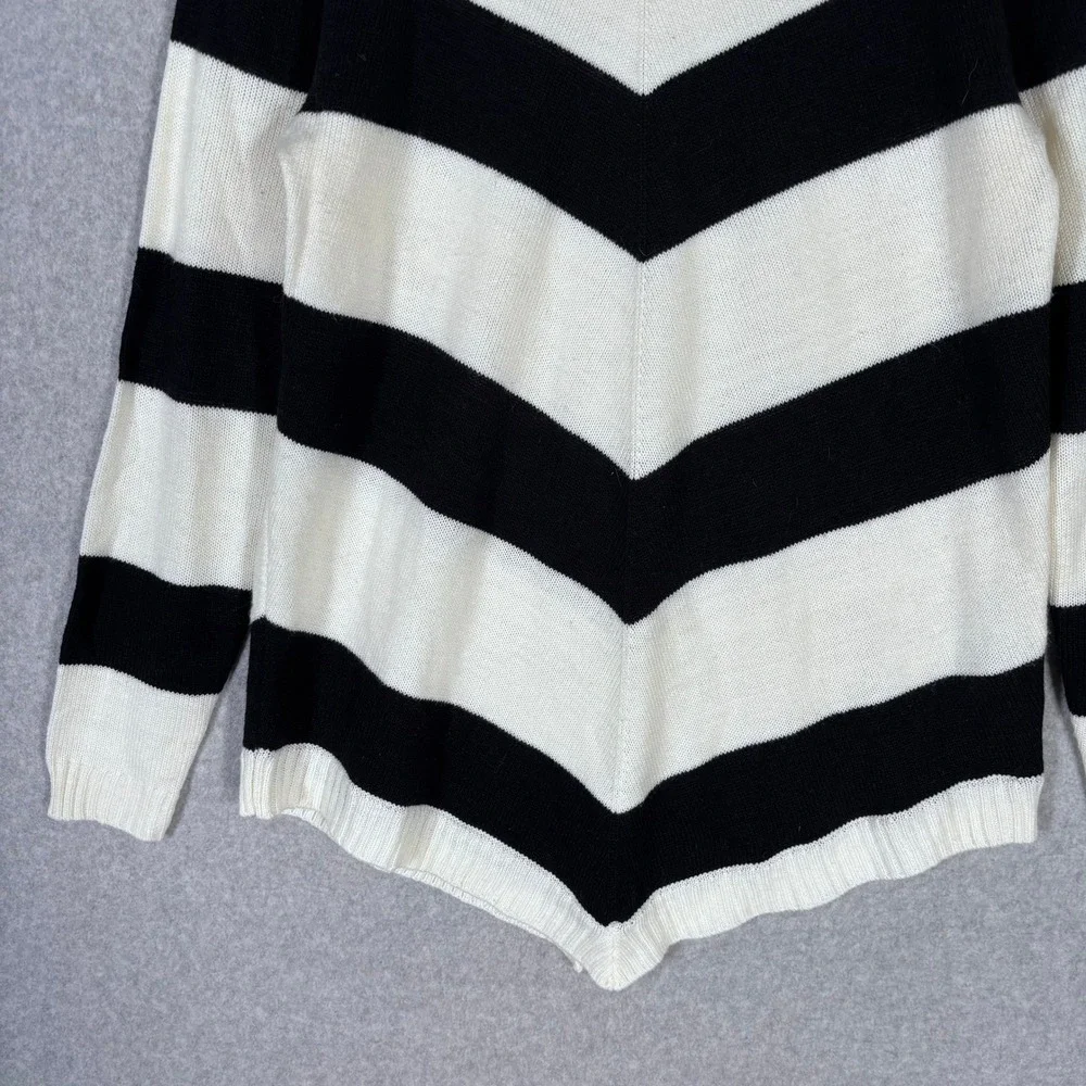 AB‎ Studio Tunic Sweater Large Black Cream Chevron Flowy Nautical Modern Beachy